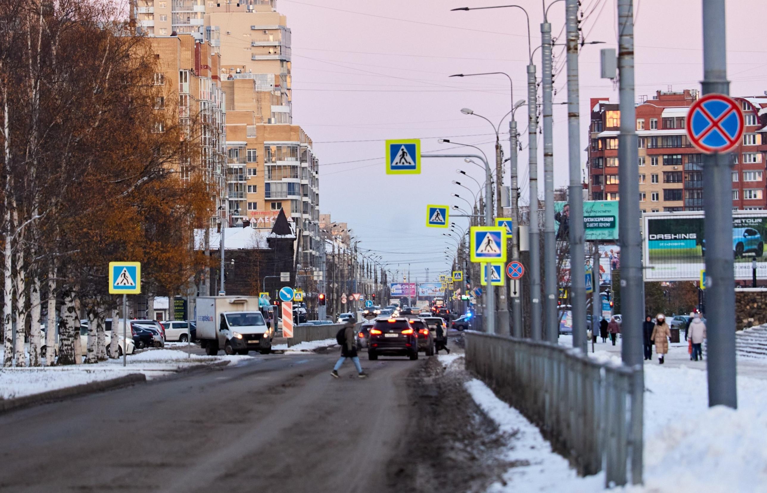 В Архангельской области владельцы дорогих авто платят налог по 300 тысяч  рублей